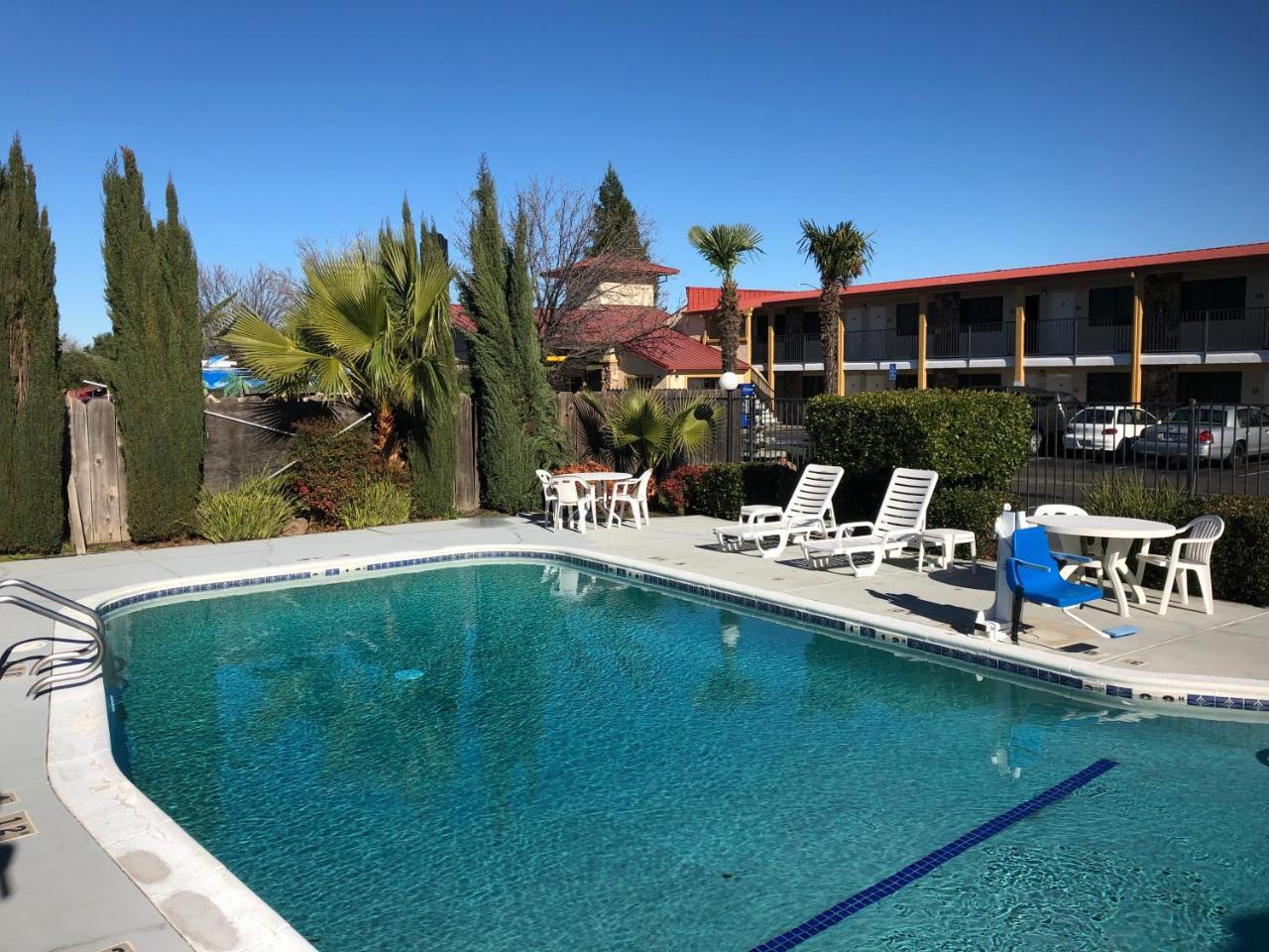 Motel Super 8 By Wyndham Corning Extérieur photo